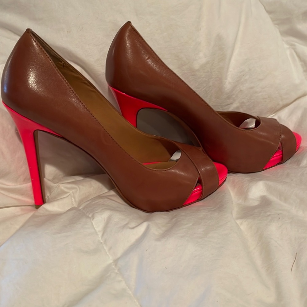 Ann Taylor Funky Brown and Fluorescent Pink pumps